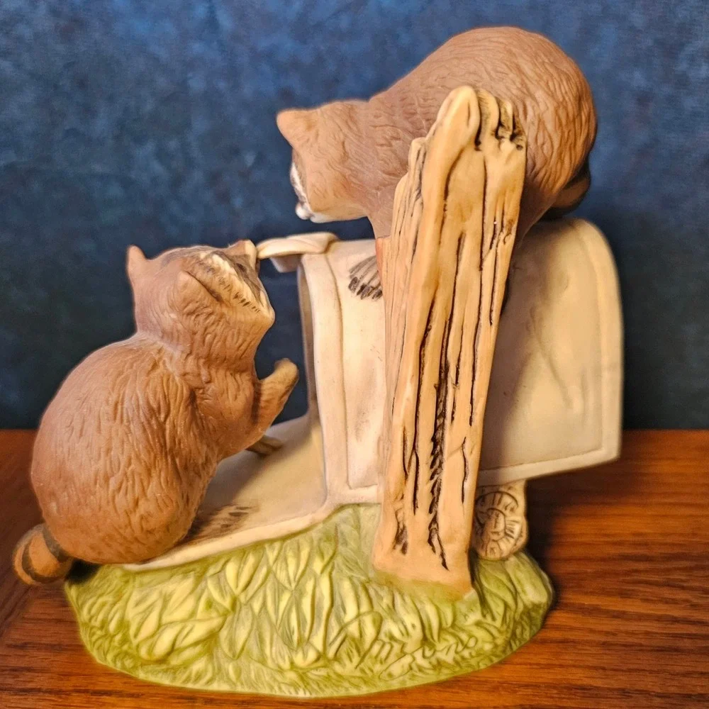 Vintage Homco Masterpiece Porcelain Raccoons at Mailbox Figurine 1987 1452
